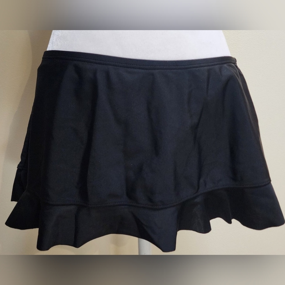 Black Swim Skirt With Ruffle on the Bottom Womens Size Large